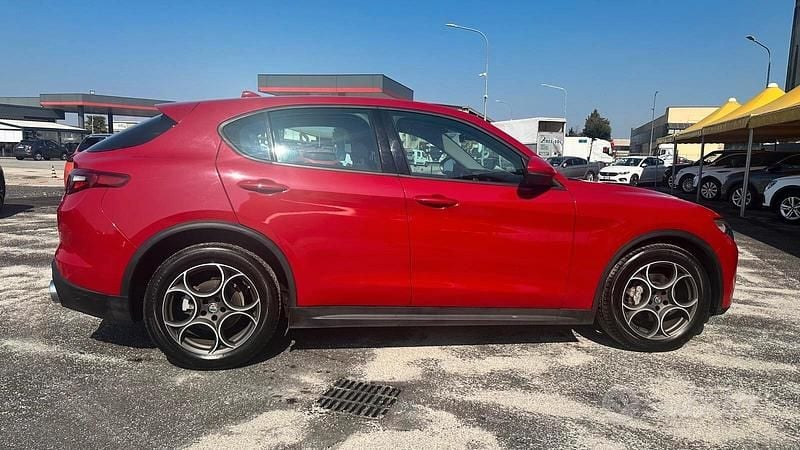 Usata Alfa Romeo Stelvio Business 150 CV (110 kW) 2018 Rosso SUV