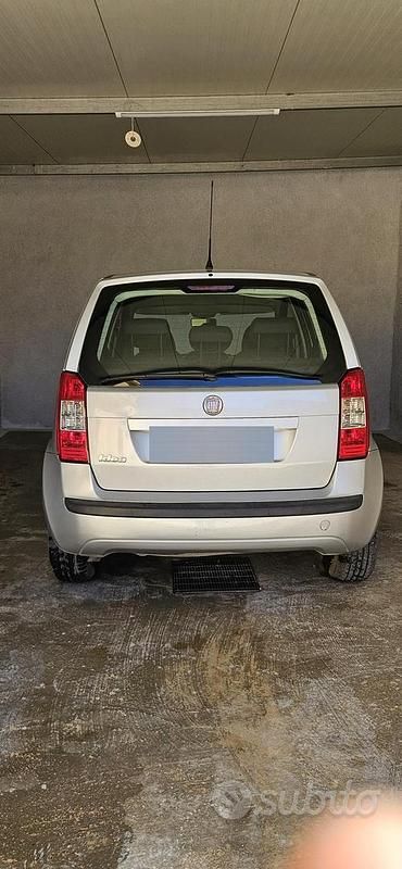 Usata Fiat Idea 90 CV (66 kW) 2008 Grigio Monovolume