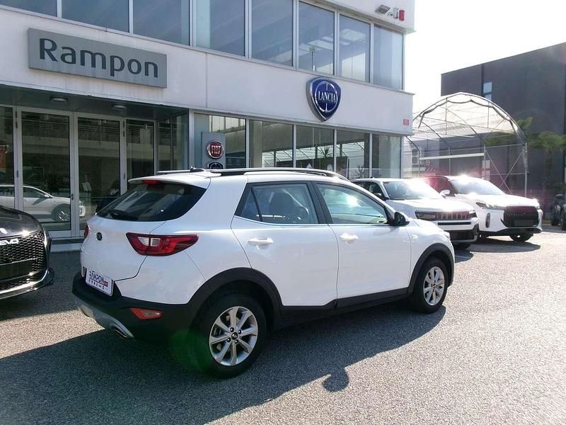 Usata Kia Stonic Style 120 CV (88 kW) 2019 Bianco SUV