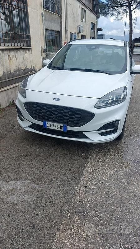 Usata Ford Kuga ST-Line X 120 CV (88 kW) 2022 Bianco SUV
