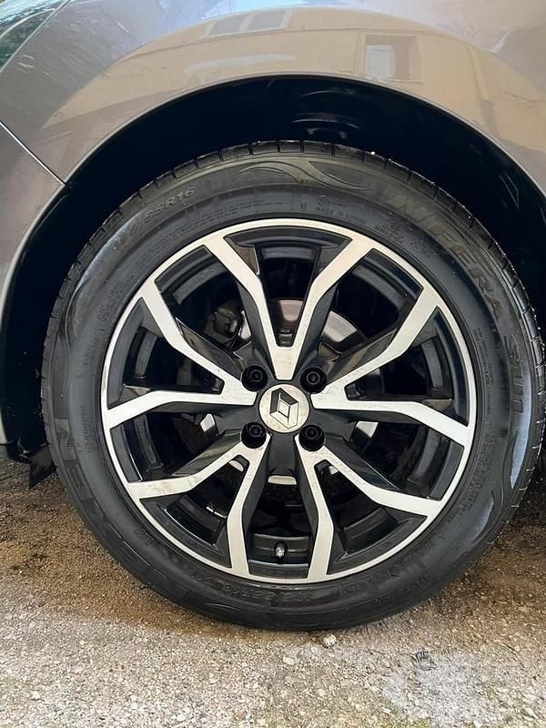 Usata Renault Clio IV 75 CV (55 kW) 2015 Grigio Berlina