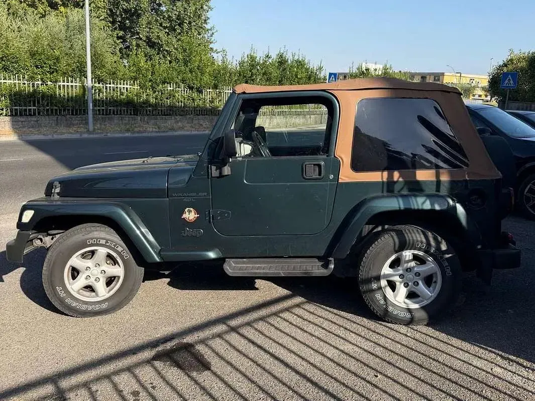 Usata Jeep Wrangler Sahara 177 CV (130 kW) 2005 Verde SUV