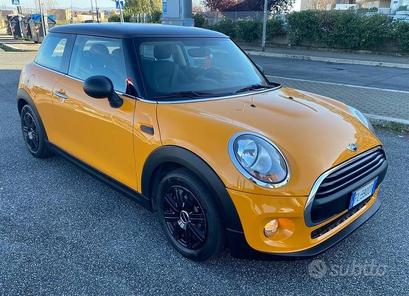 Arancione Usata 2017 Mini ONE Due volumi | 10.900 € (Buon prezzo) - Immagine 1/4
