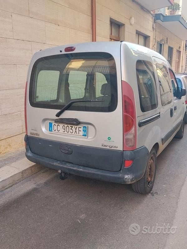 Usata Renault Kangoo 82 CV (60 kW) 2002 Monovolume