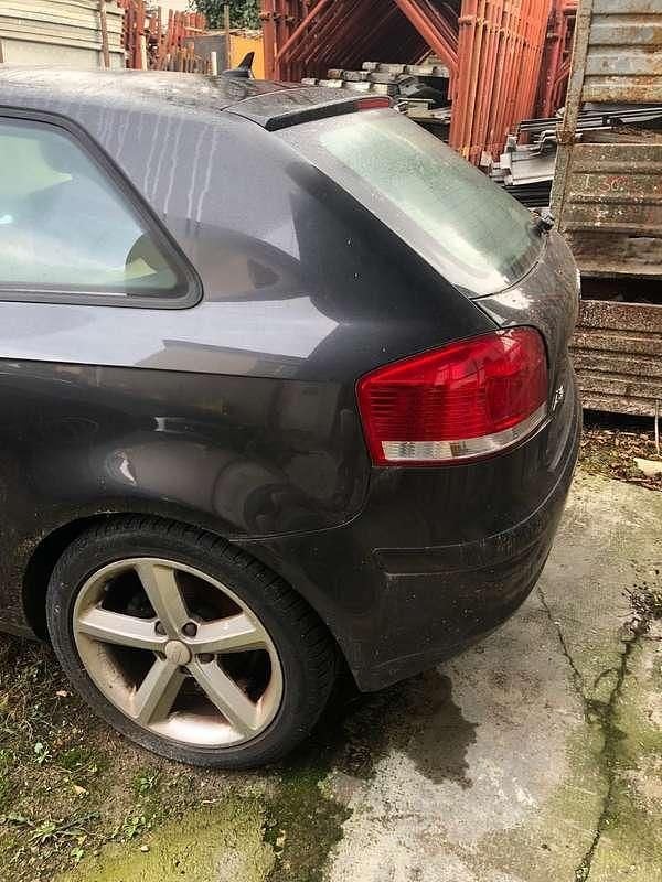 Usata Audi A3 Ambition 140 CV (102 kW) 2003 Grigio Utilitaria