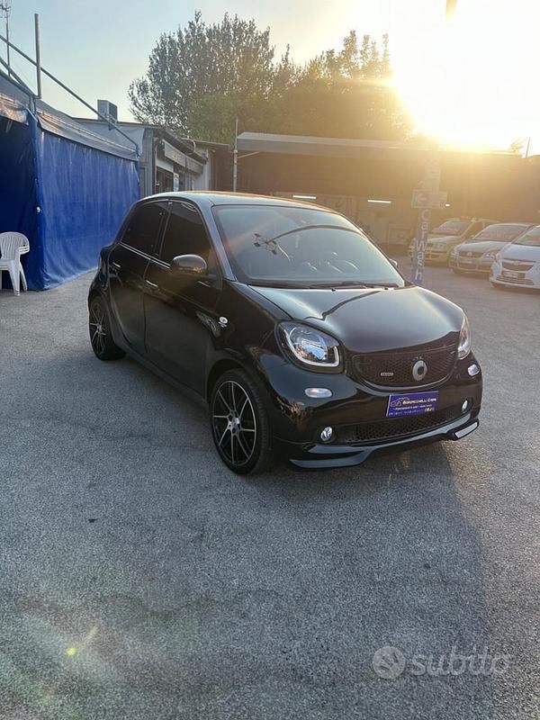 Usata Smart ForFour Brabus 109 CV (80 kW) 2017 Nero Utilitaria