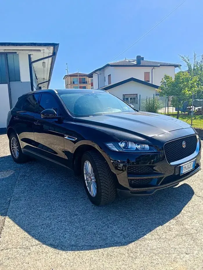 Usata Jaguar F-Pace Pure 180 CV (132 kW) 2017 Nero SUV