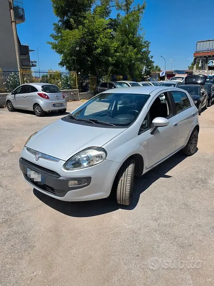 Usata Fiat Grande Punto 69 CV (50 kW) 2010 Beige Utilitaria
