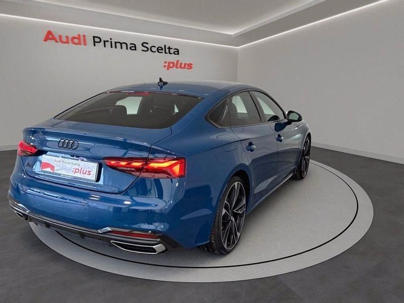 Nuova Audi A5 Sportback S-Line 204 CV (150 kW) 2025 Blu ascari metallizzato Utilitaria