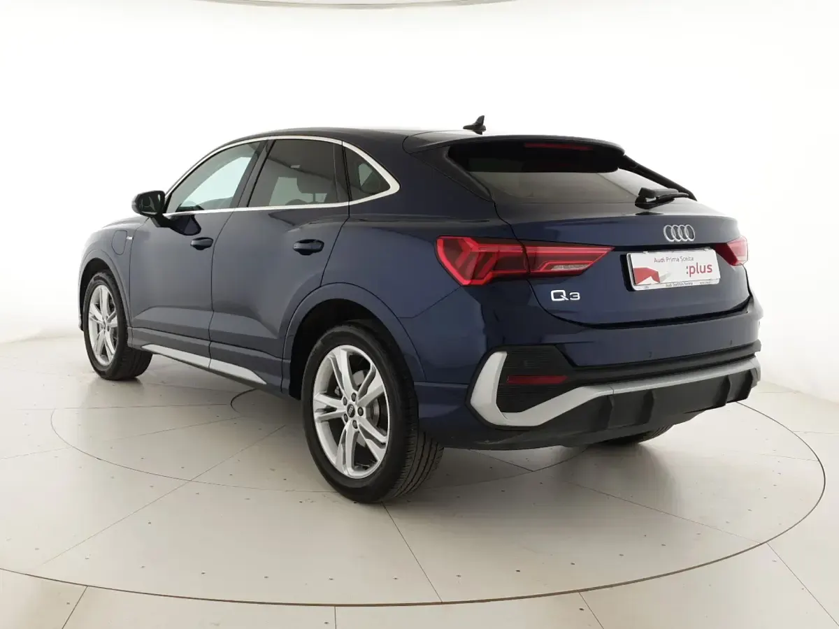 Usata Audi Q3 Sportback S-Line 245 CV (180 kW) 2023 Blu navarra metallizzato SUV