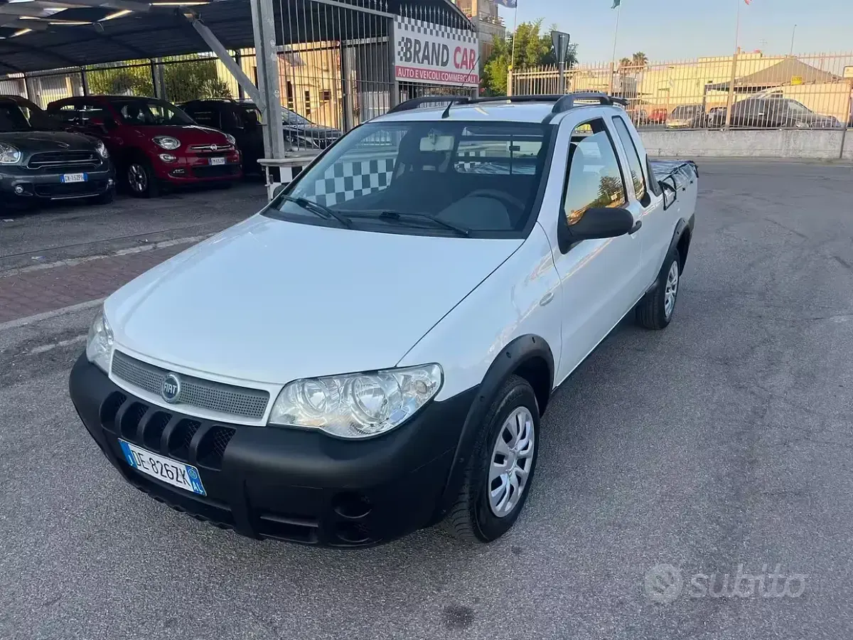 Usata Fiat Strada 84 CV (61 kW) 2006 Bianco Pick-up