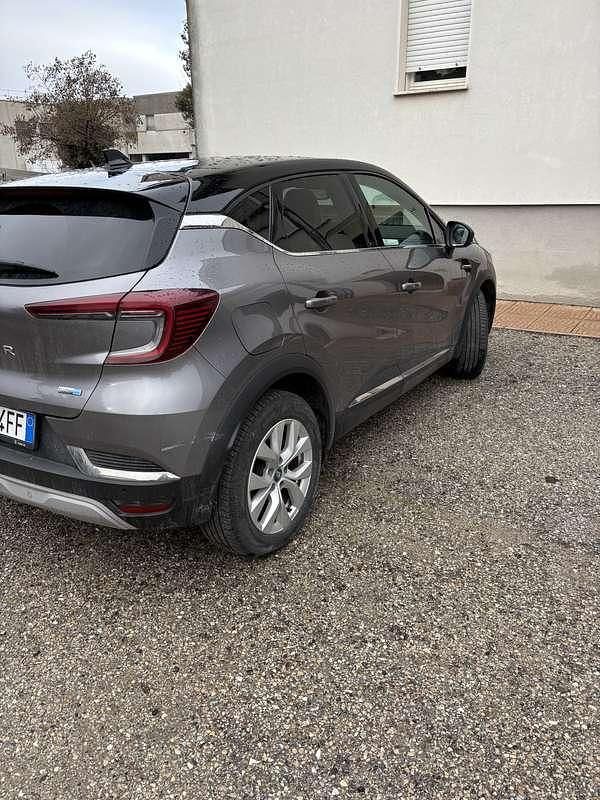 Usata Renault Captur 160 CV (117 kW) 2021 SUV