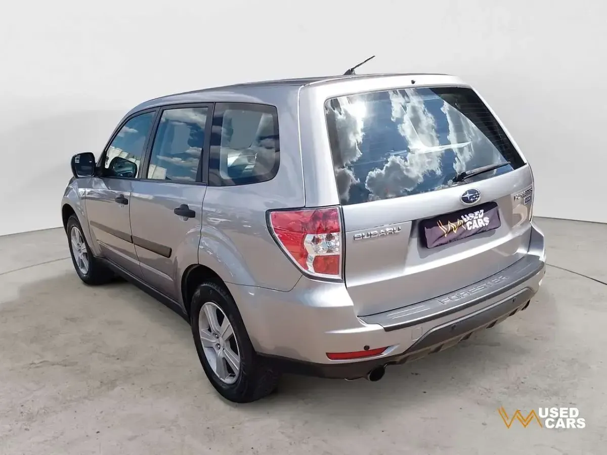 Usata Subaru Forester Comfort 147 CV (108 kW) 2010 Argento SUV
