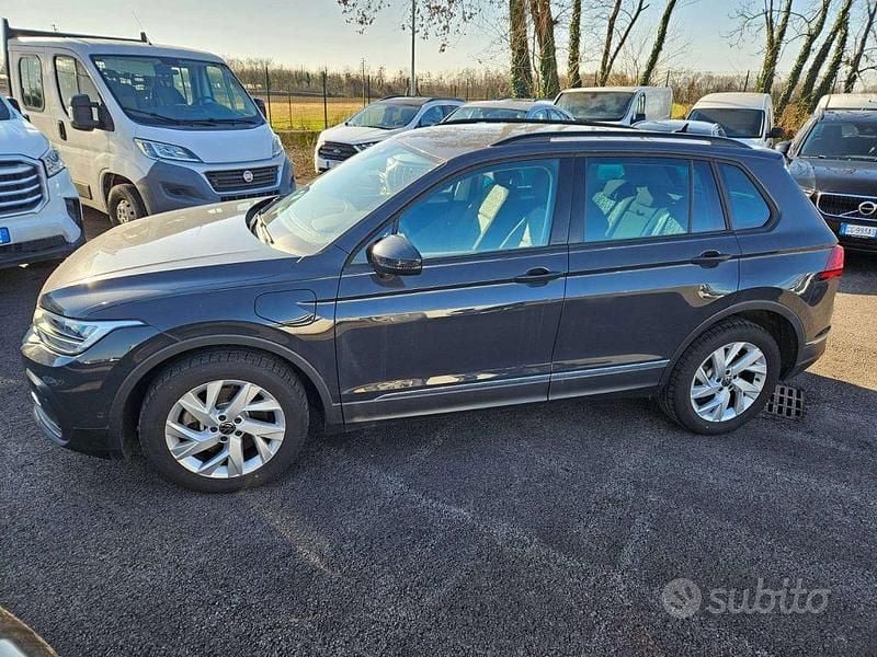Usata VW Tiguan Life 150 CV (110 kW) 2021 Grigio SUV