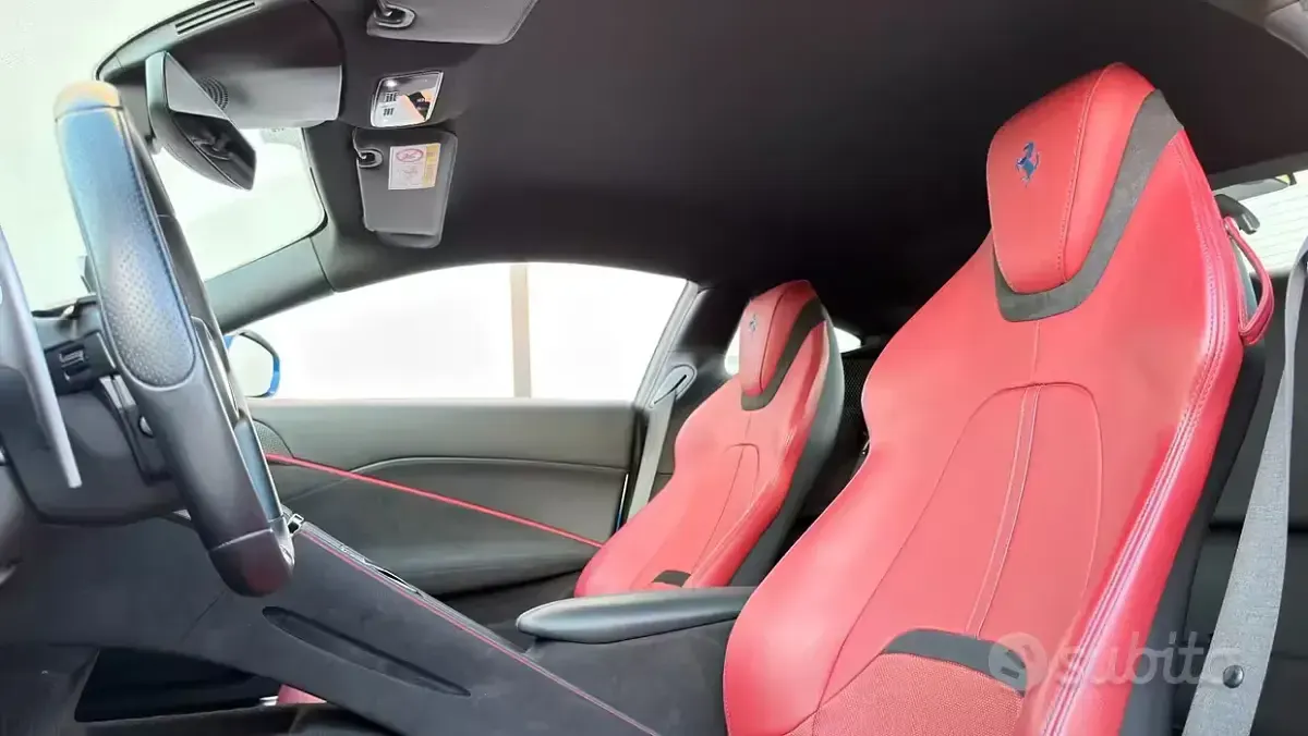 Usata Ferrari Roma 620 CV (456 kW) 2022 Blu Coupé