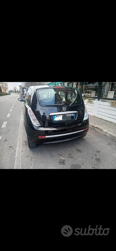 Usata Lancia Ypsilon 69 CV (50 kW) 2009 Nero Utilitaria