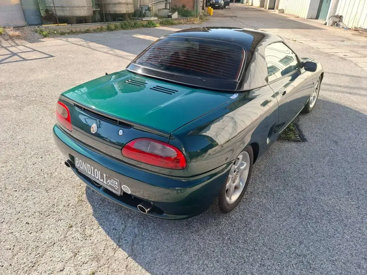 Usata MG F 120 CV (88 kW) 1996 Verde Cabrio