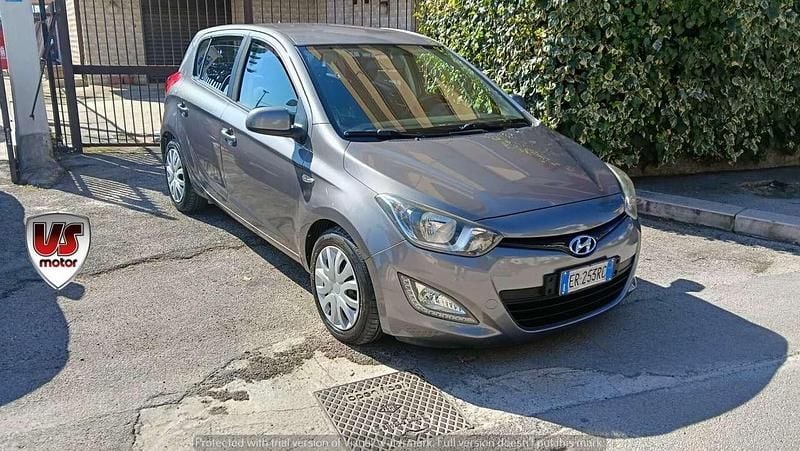 Usata Hyundai i20 Edition 84 CV (61 kW) 2013 Grigio Utilitaria