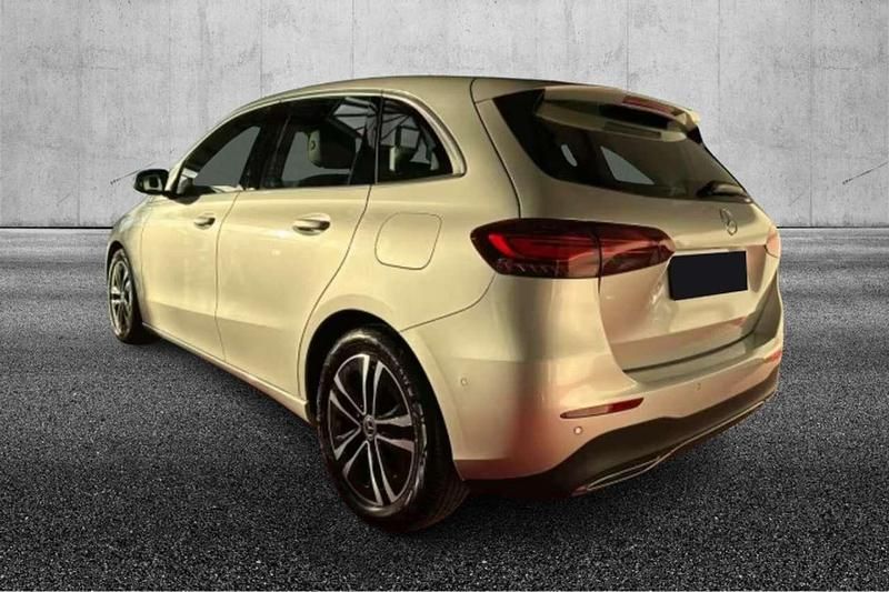 Usata Mercedes B200 Advanced 150 CV (110 kW) 2023 Argento Monovolume