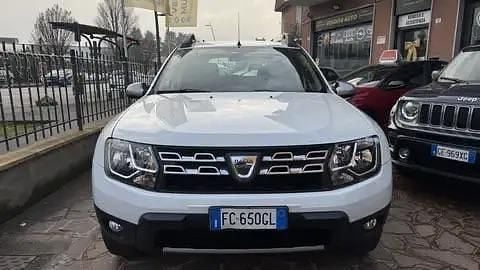 Usata Dacia Duster Lauréate 125 CV (91 kW) 2016 Bianco SUV