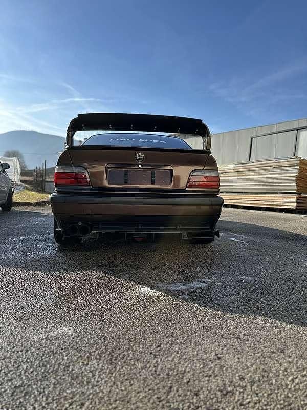 Usata BMW 318 140 CV (102 kW) 1992 Coupé