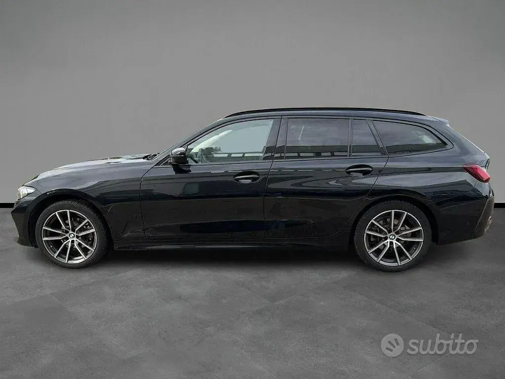 Usata BMW 318 150 CV (110 kW) 2024 Nero Berlina