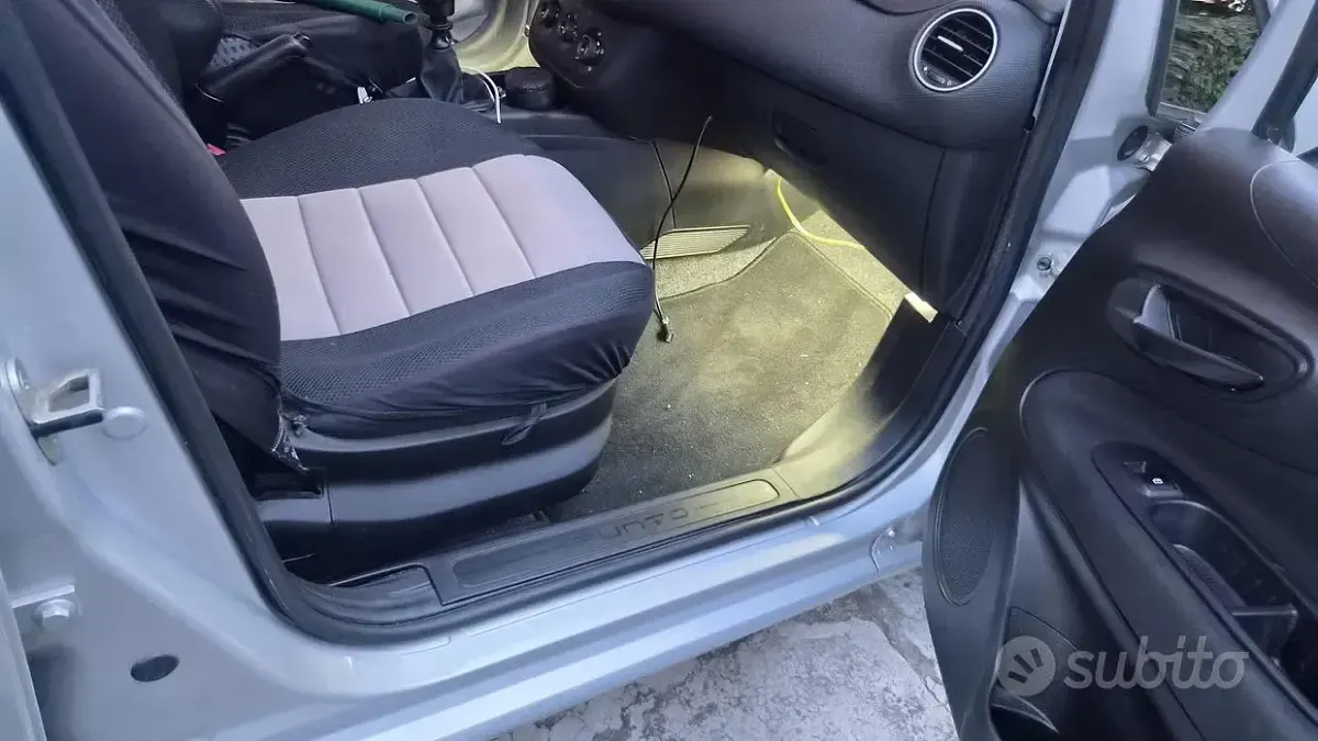 Usata Fiat Punto Street 69 CV (50 kW) 2018 Grigio Utilitaria