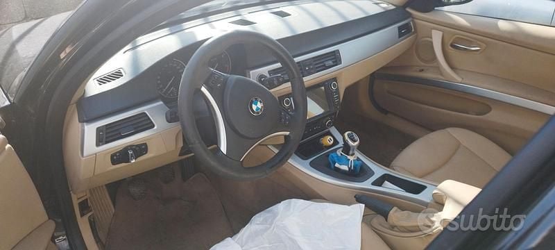 Usata BMW 316 116 CV (85 kW) 2010 Nero Station wagon