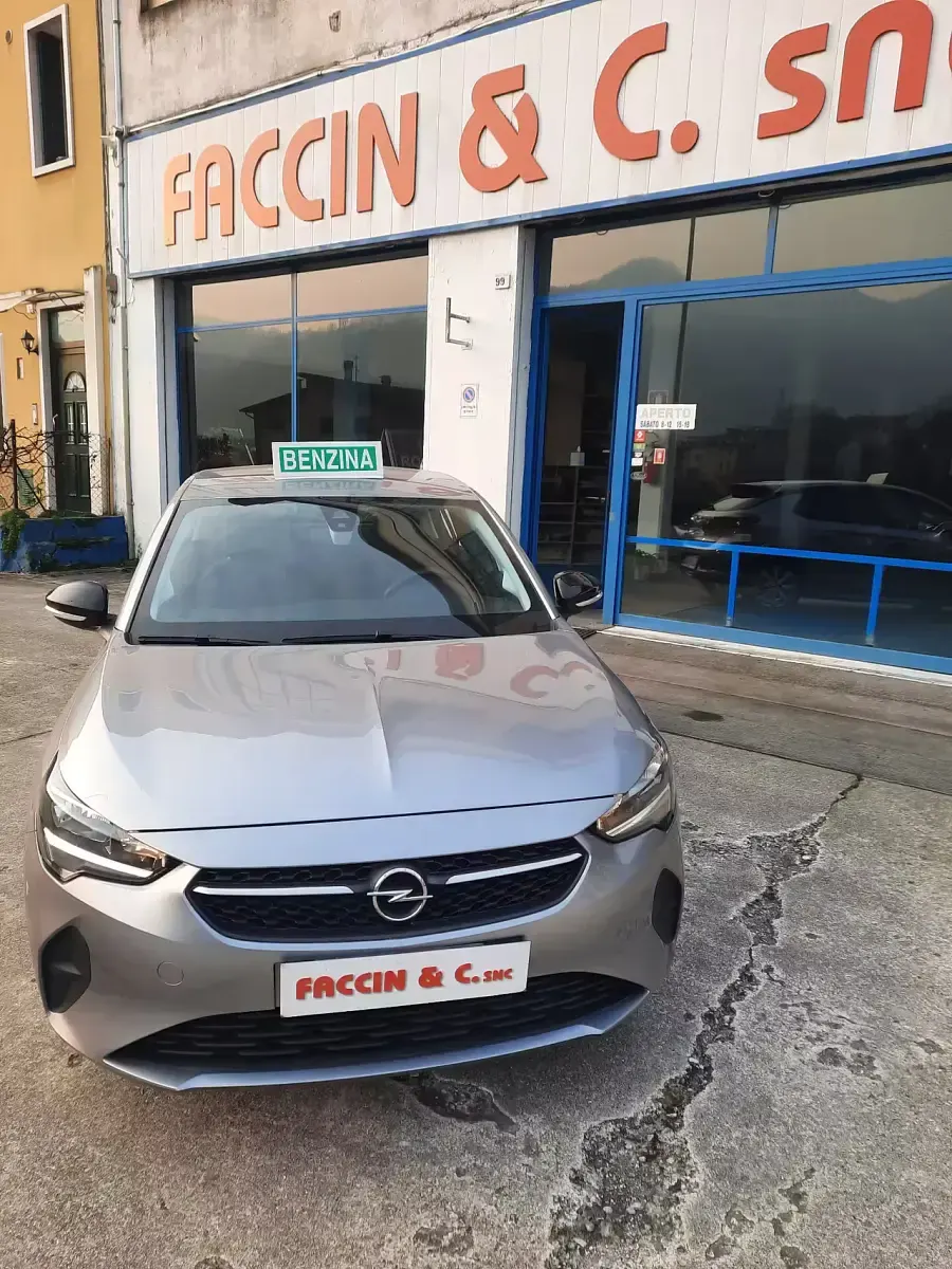 Używany Opel Corsa Elegance 75 KM (55 kW) 2021 Srebrny Sedan/Limuzyna