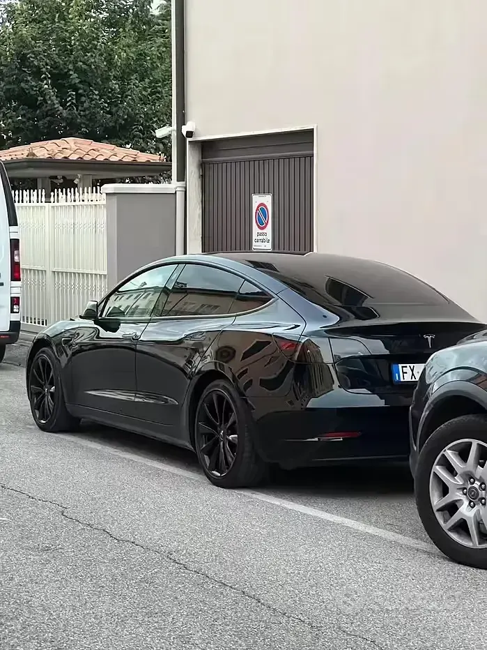 Usata Tesla Model 3 Long Range AWD 152 kW (208 CV) 2019 Nero Berlina