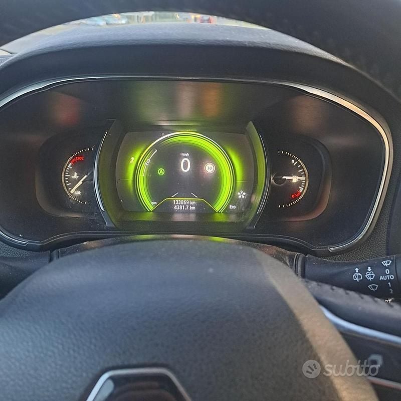 Usata Renault Mégane GrandTour 110 CV (80 kW) 2017 Grigio Station wagon