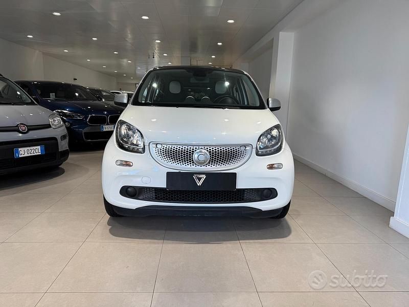 Usata Smart ForFour Passion 71 CV (52 kW) 2015 Bianco Utilitaria