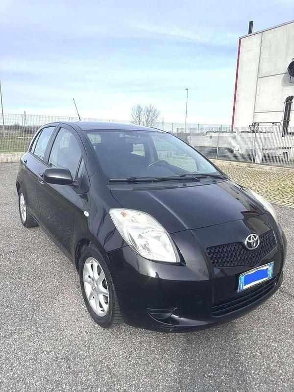 Usata Toyota Yaris Sol 87 CV (63 kW) 2006 Other Berlina