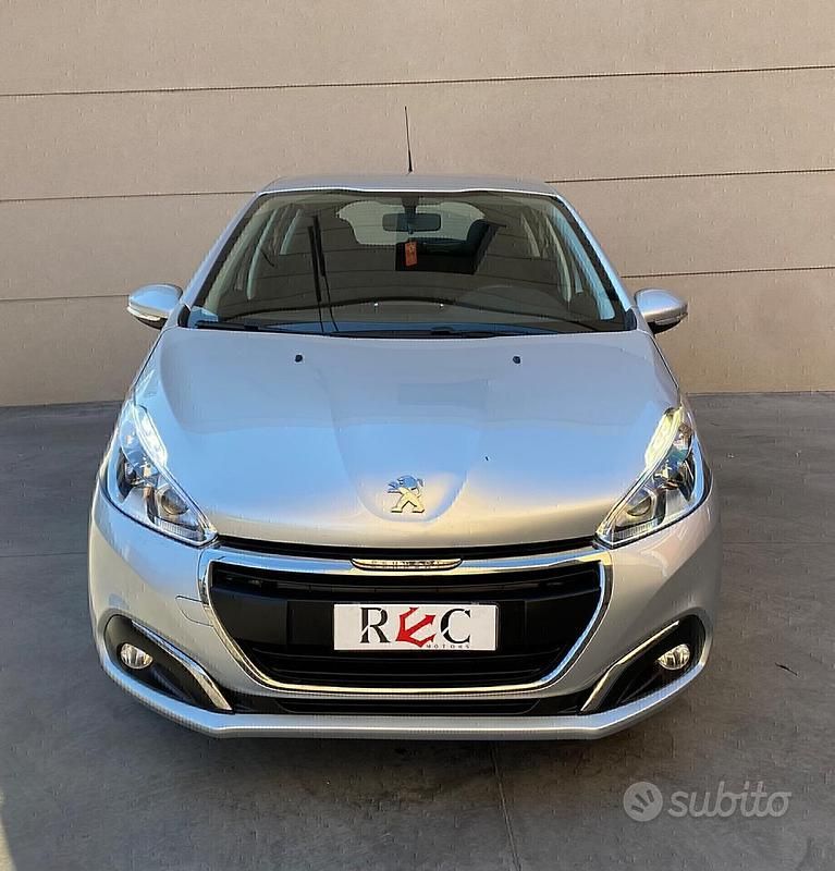 Usata Peugeot 208 82 CV (60 kW) 2016 Grigio Utilitaria