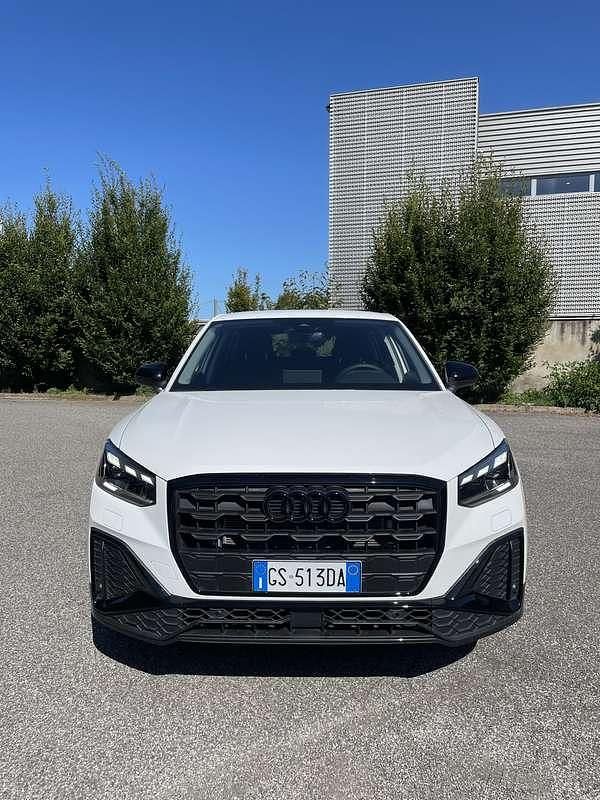 Bianco Usata 2024 Audi Q2 Ambiente SUV | 32.500 € (Molto cara) - Immagine 1/4