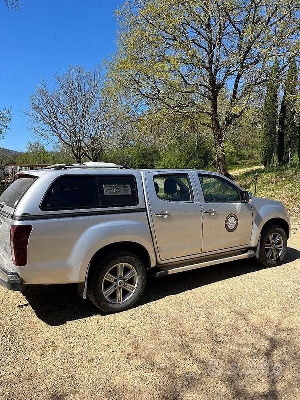 Usata Isuzu D-Max 2018 Grigio SUV