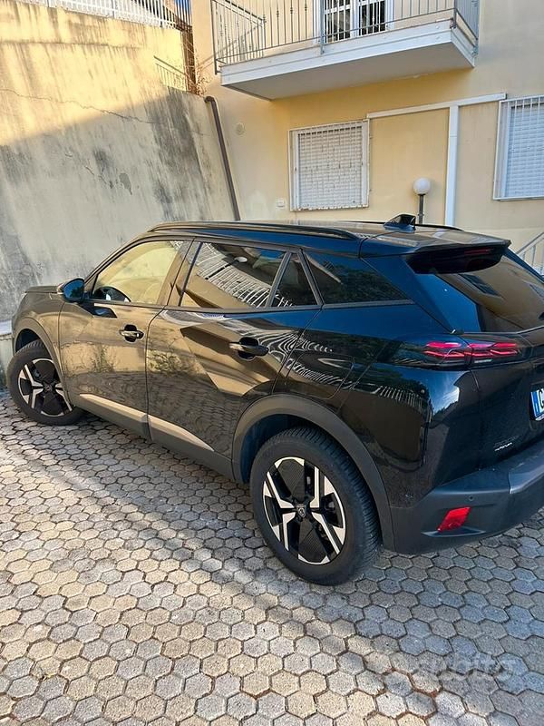 Usata Peugeot 2008 Allure 131 CV (96 kW) 2024 Nero SUV