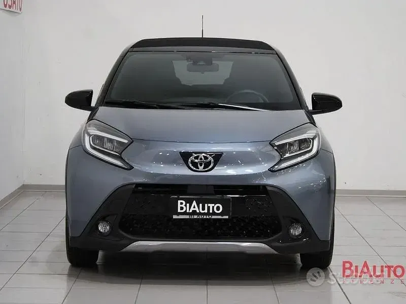 Usata Toyota Aygo X Lounge 72 CV (52 kW) 2024 Blu SUV