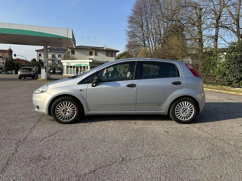 Usata Fiat Grande Punto 60 CV (44 kW) 2005 Utilitaria