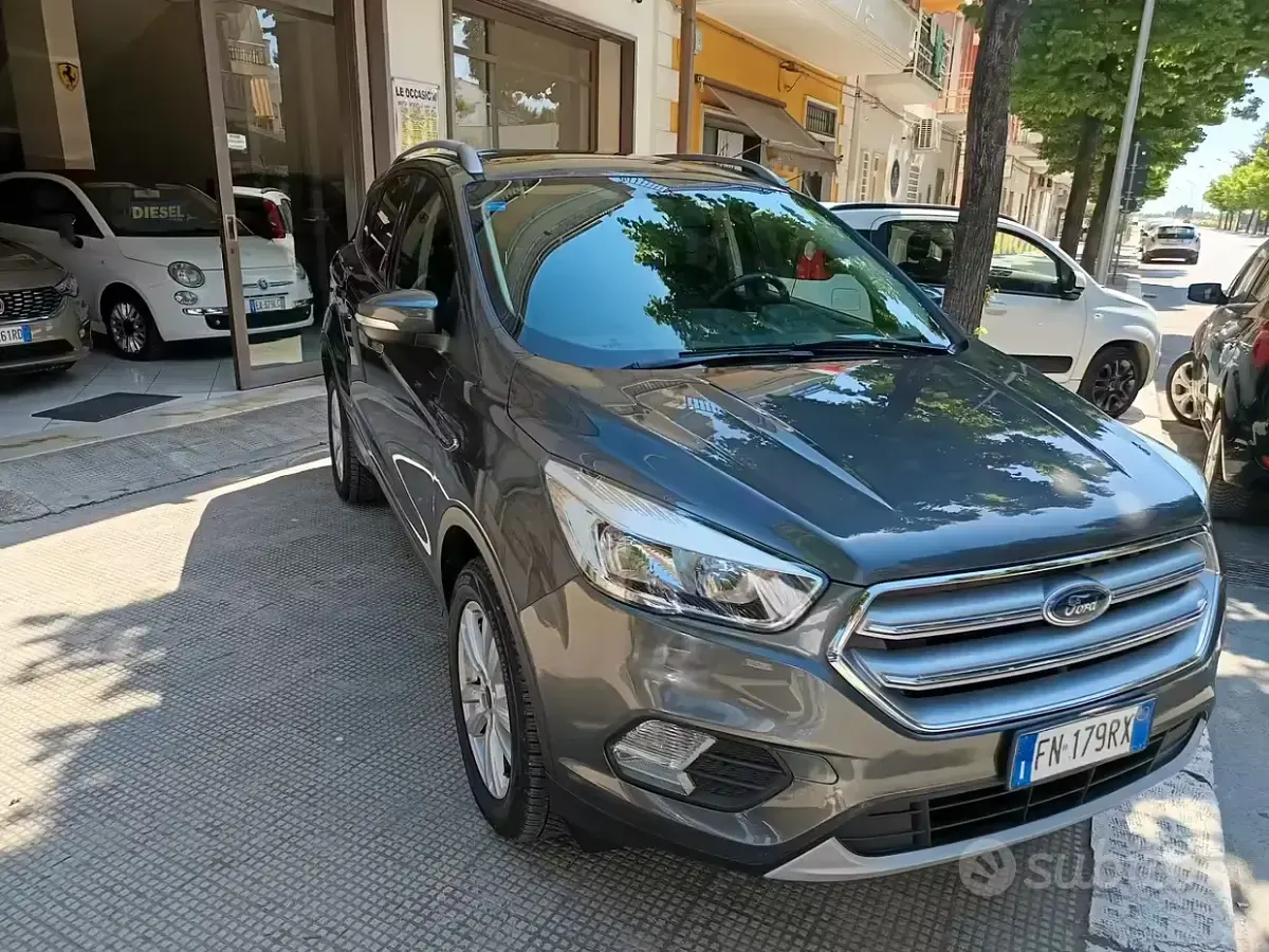 Usata Ford Kuga ST 120 CV (88 kW) 2018 Grigio SUV