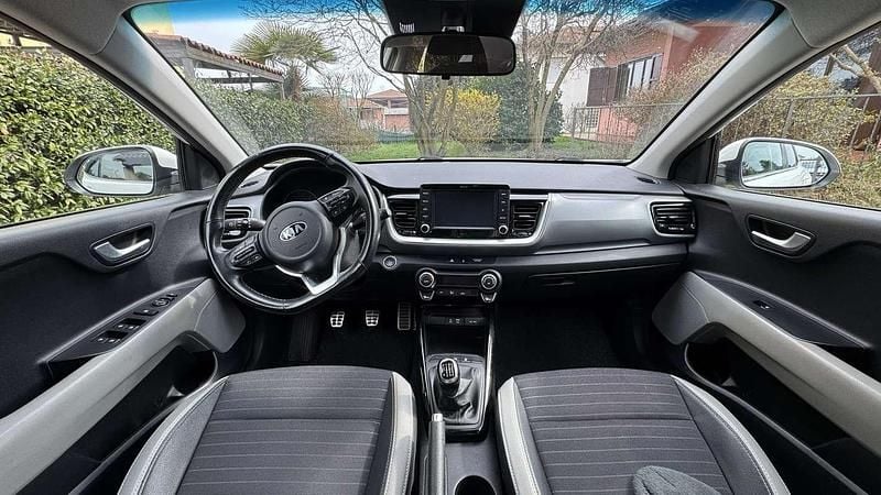 Usata Kia Stonic Style 120 CV (88 kW) 2019 Bianco SUV