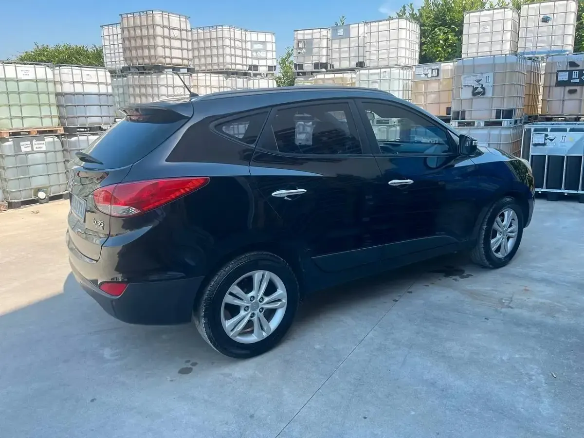 Usata Hyundai ix35 Comfort 136 CV (100 kW) 2012 Nero SUV