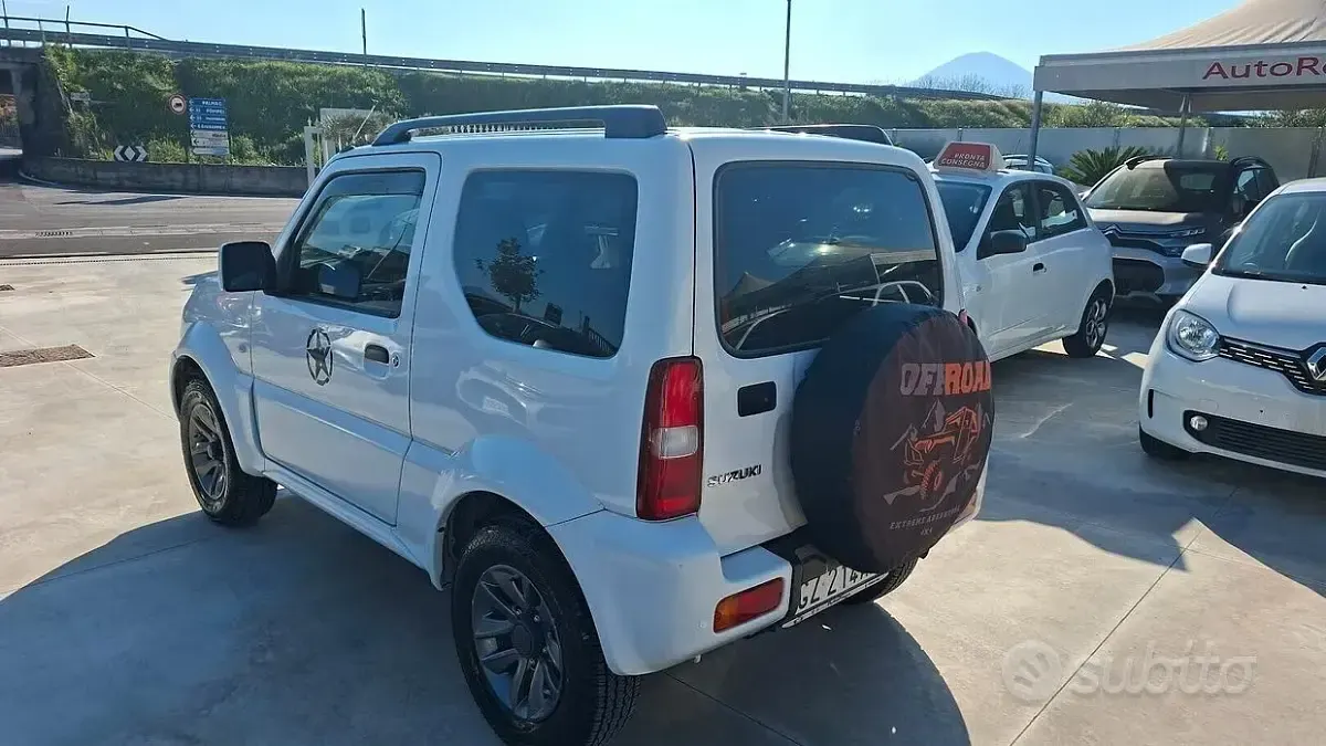 Usata Suzuki Jimny 85 CV (62 kW) 2017 Bianco SUV