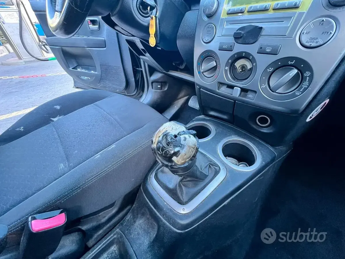 Usata Mazda 2 68 CV (50 kW) 2005 Bluazzurro Utilitaria