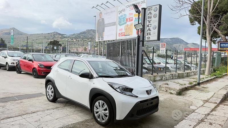 Usata Toyota Aygo X Trend 72 CV (52 kW) 2022 Bianco SUV