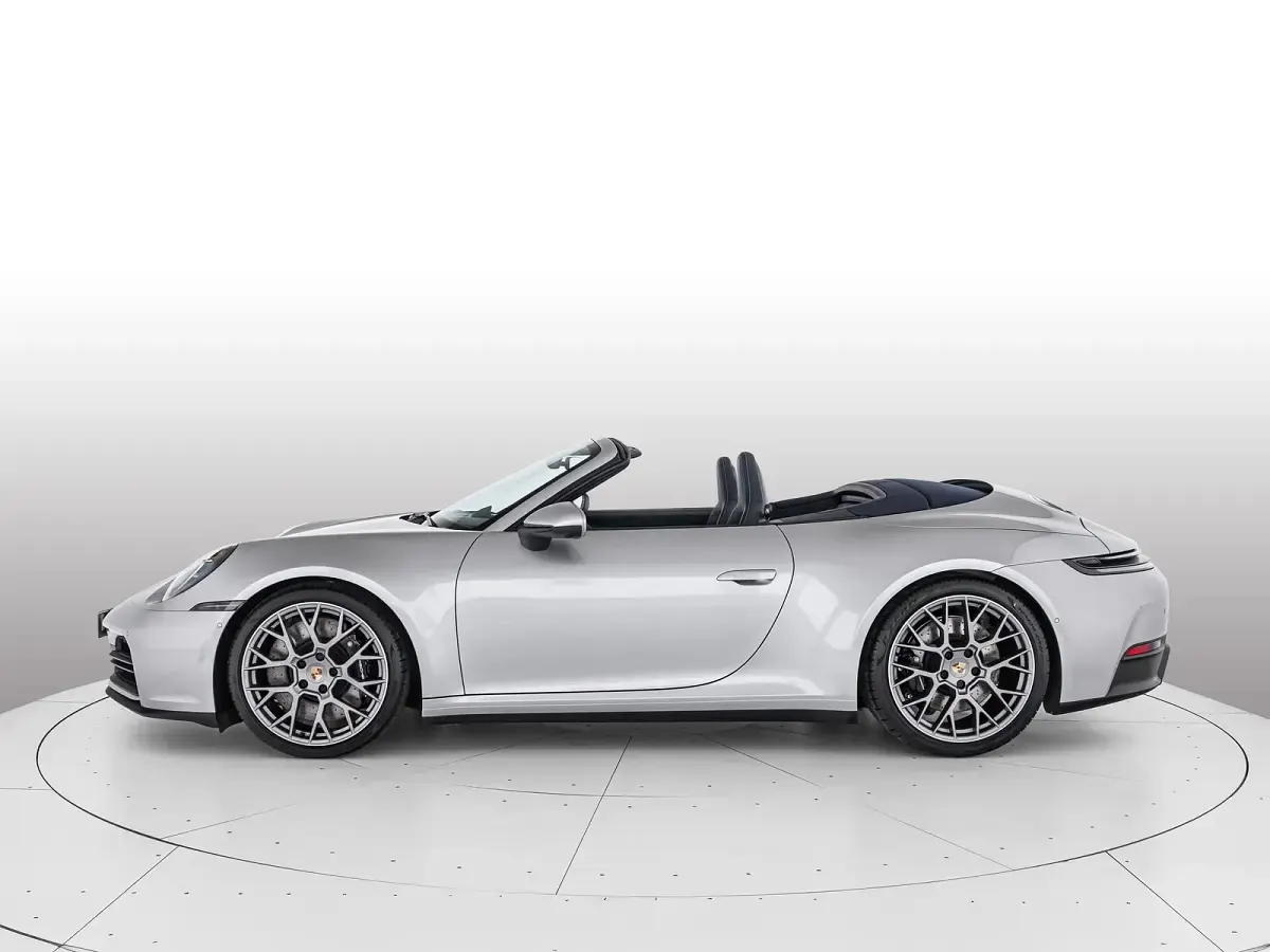 Nuova Porsche 911 480 CV (353 kW) 2026 Argento gt metallizzato/capote blu Cabrio