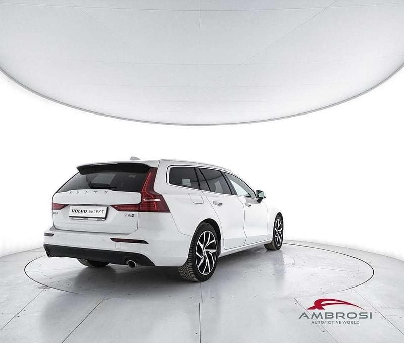 Usata Volvo V60 Business Edition 253 CV (186 kW) 2021 Bianca Station wagon