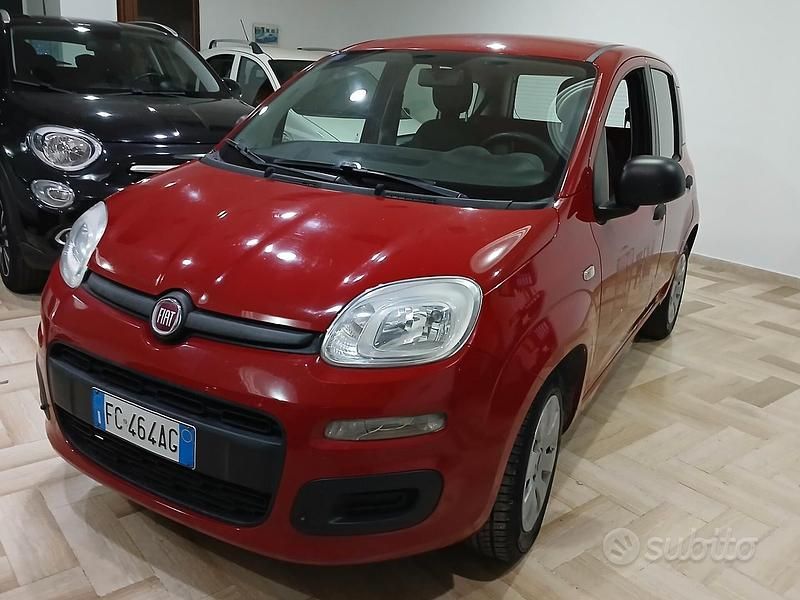 Usata Fiat Panda Pop 69 CV (50 kW) 2015 Rosso Berlina