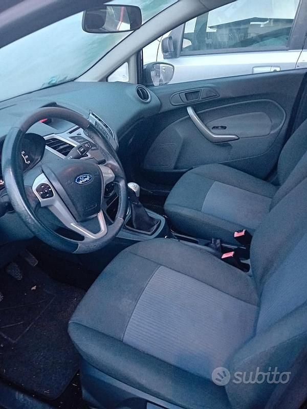 Usata Ford Fiesta 96 CV (70 kW) 2011 Berlina