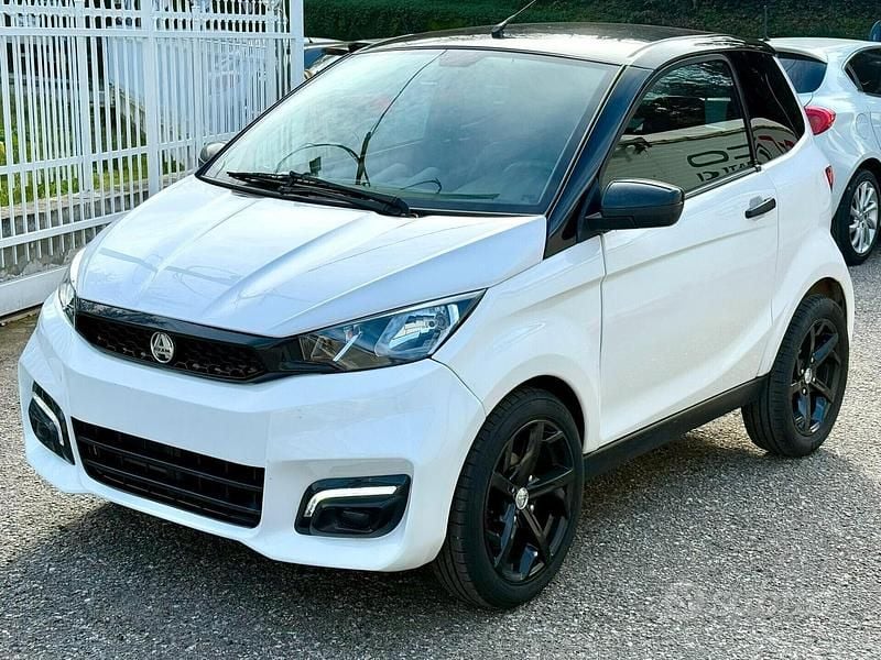 Usata Aixam AMBITION Sport 2023 Bianco Utilitaria